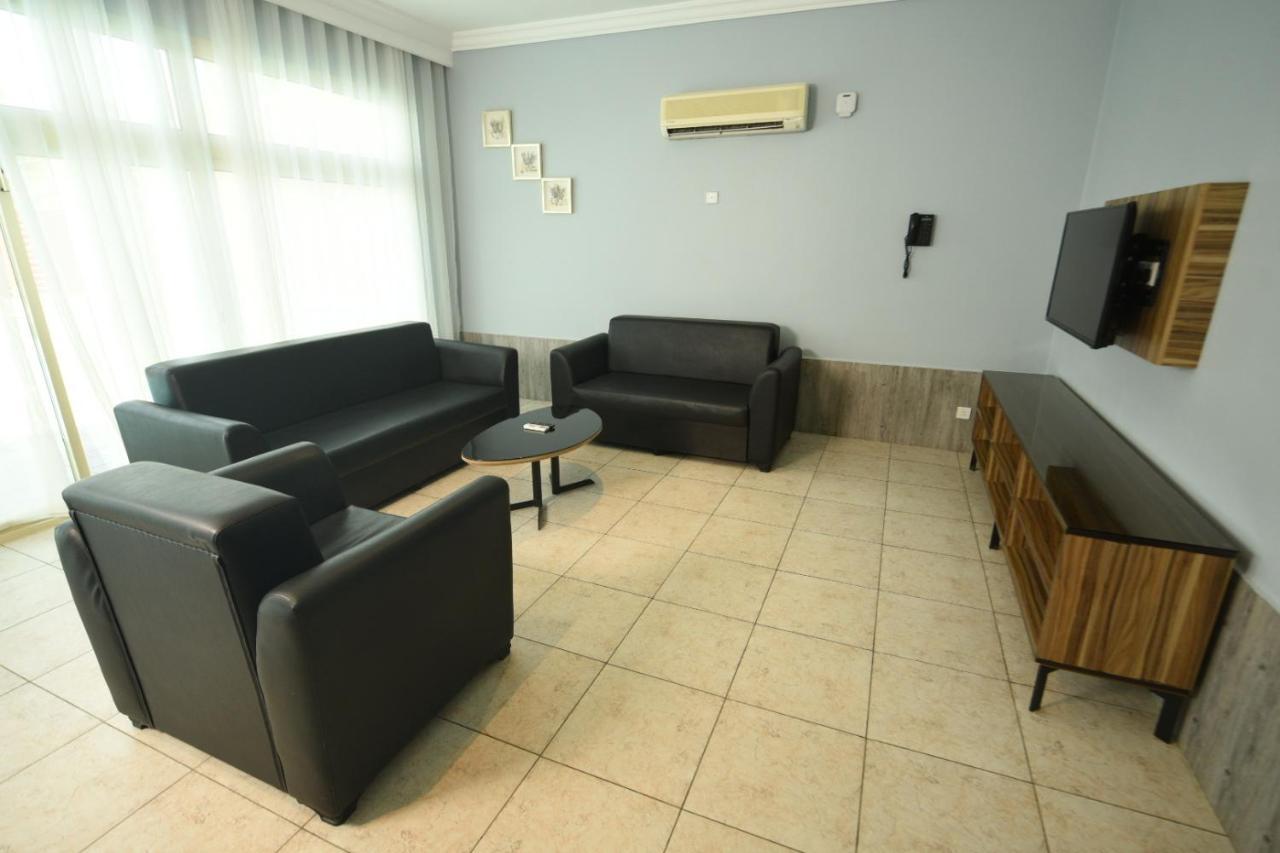 Hotel & Resort Golden Marina 廷布 外观 照片