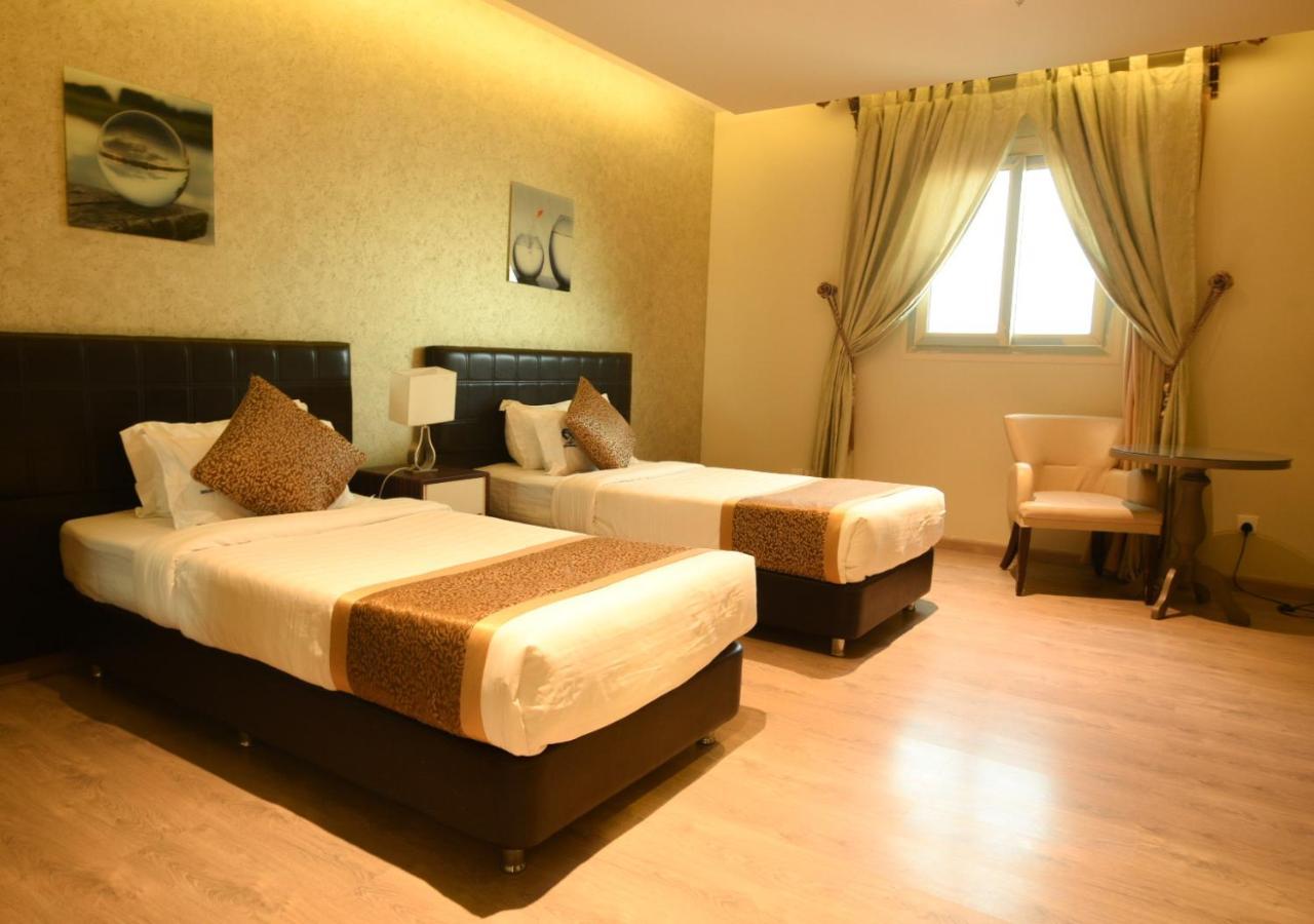 Hotel & Resort Golden Marina 廷布 外观 照片