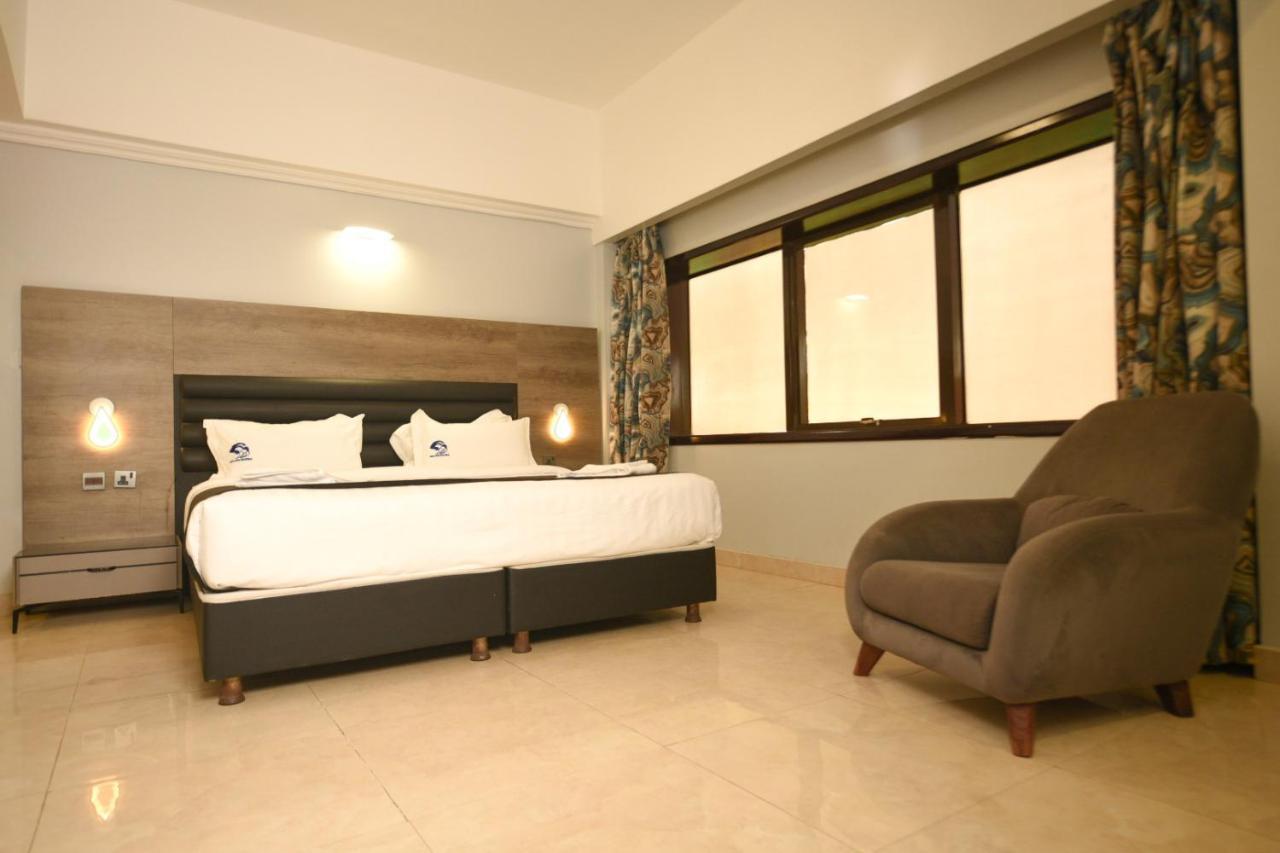 Hotel & Resort Golden Marina 廷布 外观 照片