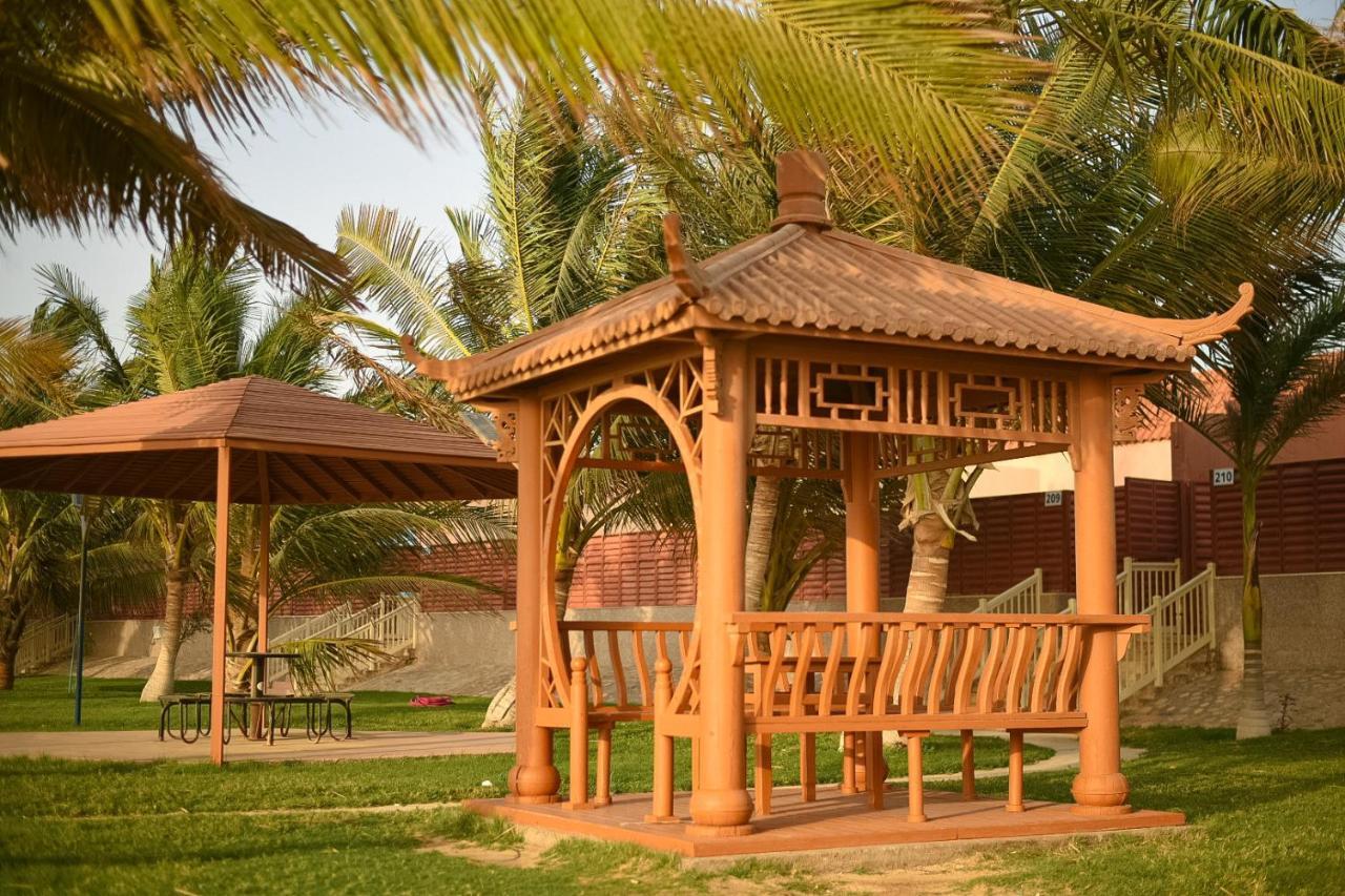 Hotel & Resort Golden Marina 廷布 外观 照片