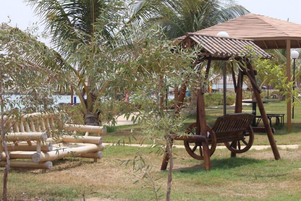 Hotel & Resort Golden Marina 廷布 外观 照片